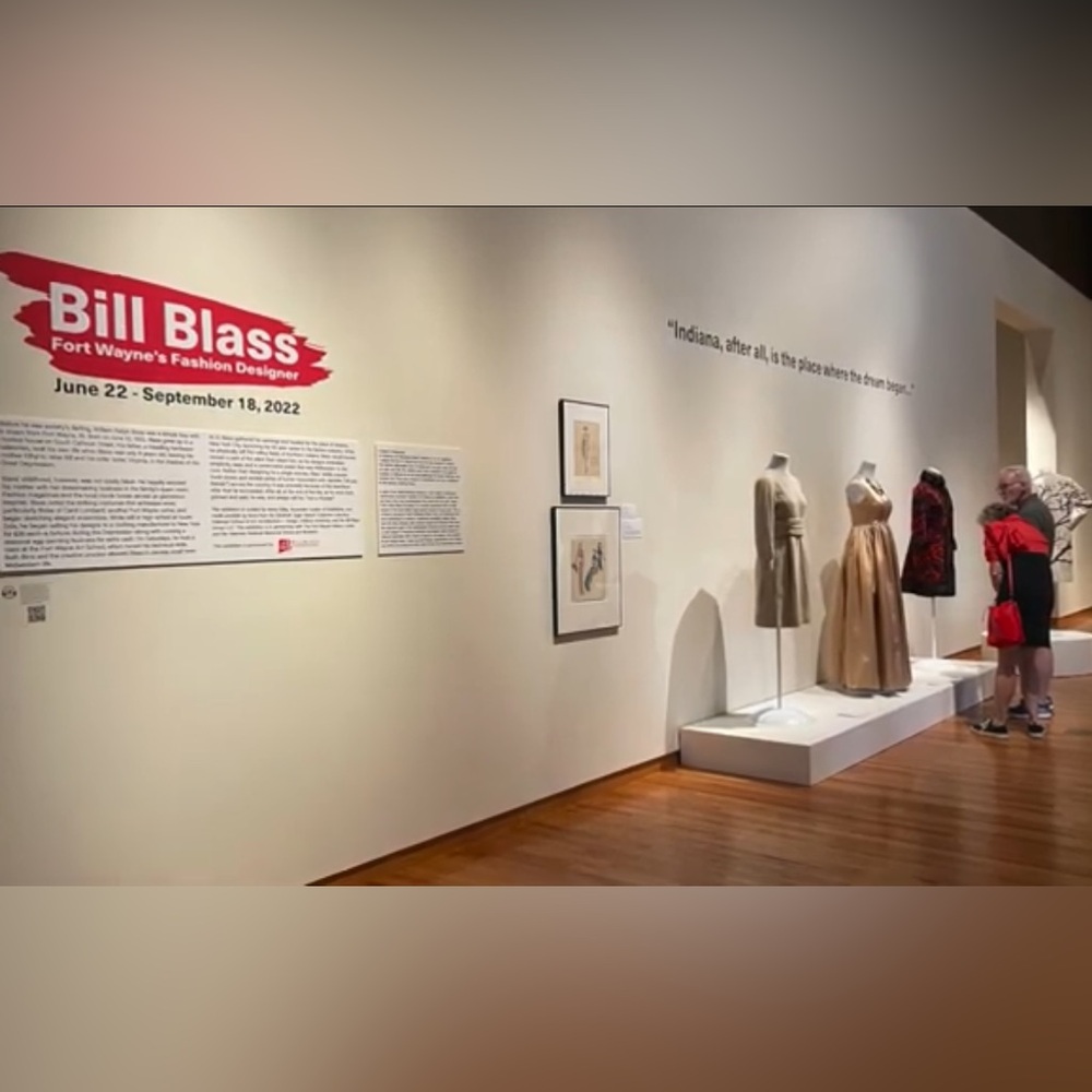 BILL BLASS | Vintage Blue Denim Jacket - Picture 14 of 15